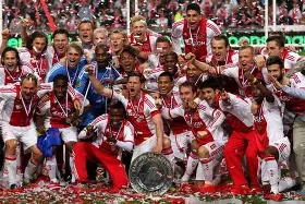 九游账号登录-阿贾克斯训练开放日；赛前强势反弹引欢呼；欧冠在即；数据趋势出现新变化的简单介绍